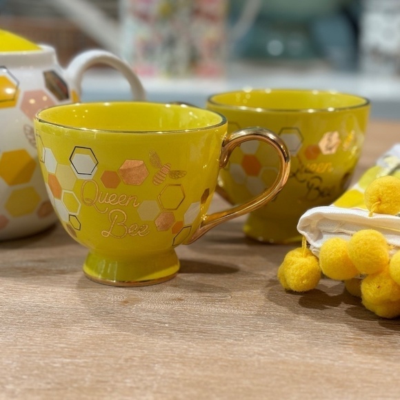 NWOT Paper Source Hello Honey Queen Bee Tea Set Bundle Collection, Set of 5 - Picture 5 of 16